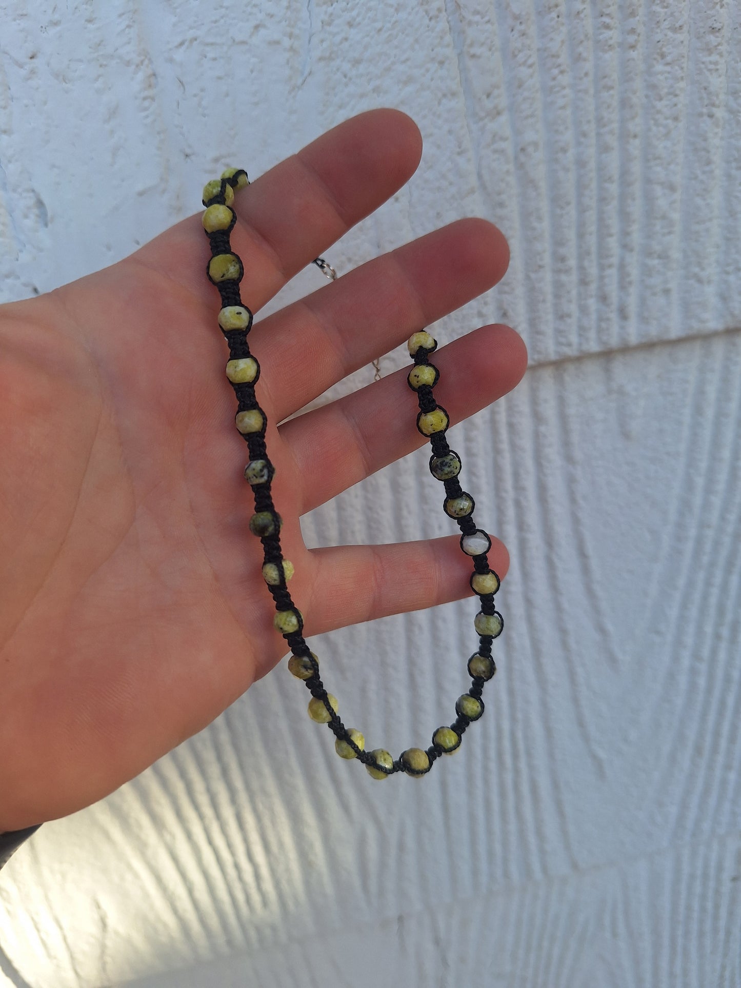 Yellow cut choker