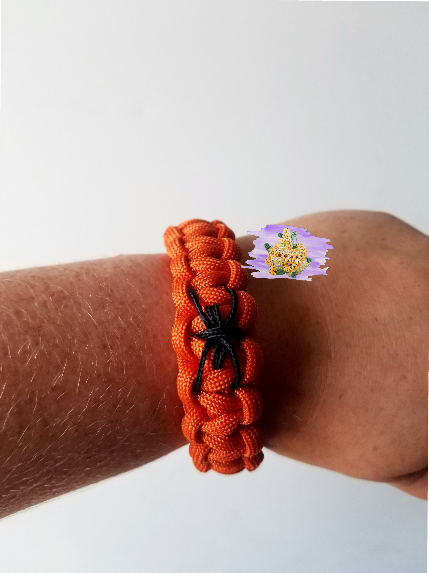 Paracord spider bracelet